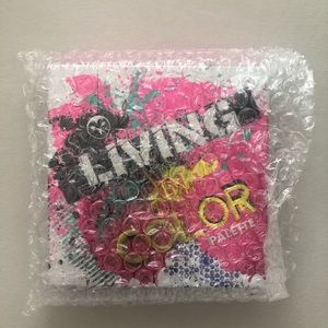 NWT Living in Color Eyeshadow Palette